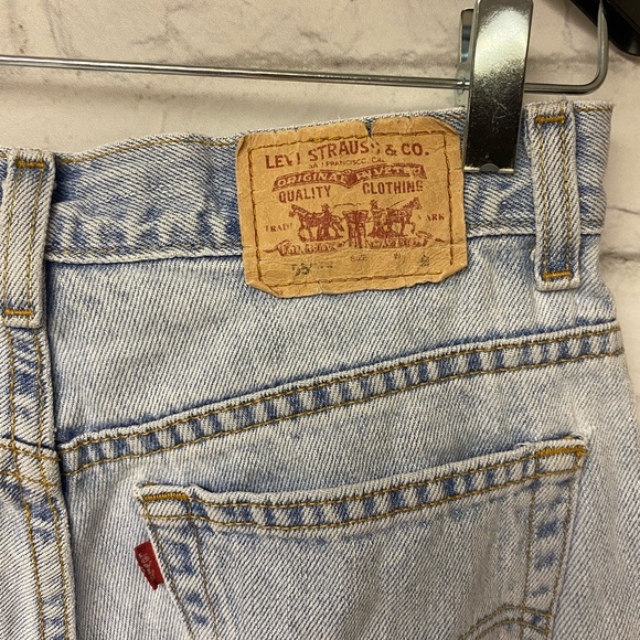 Levi’s Classic Relaxed 550 medium to high rise 10 - Picture 3 of 16